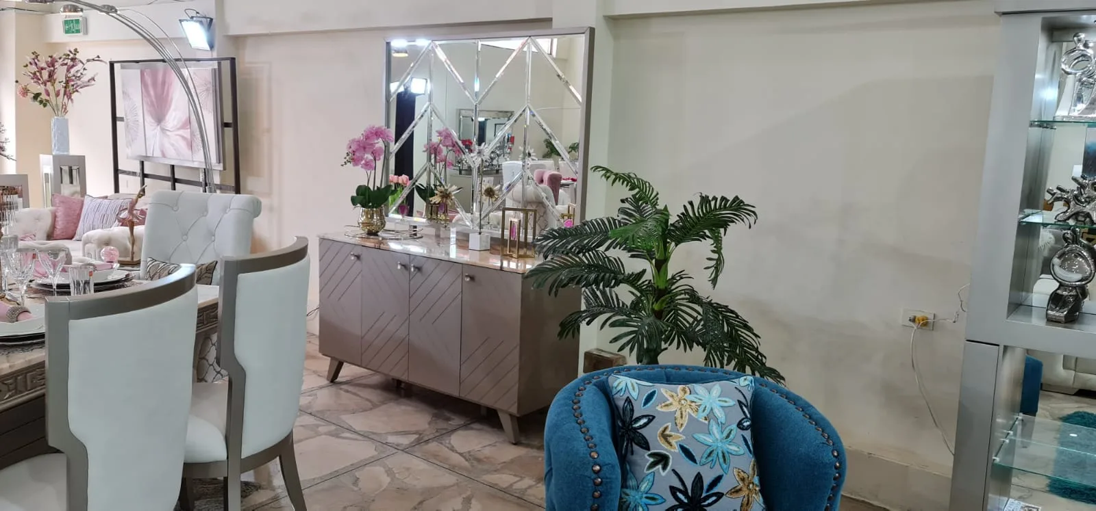 Buffet con espejo chevron
