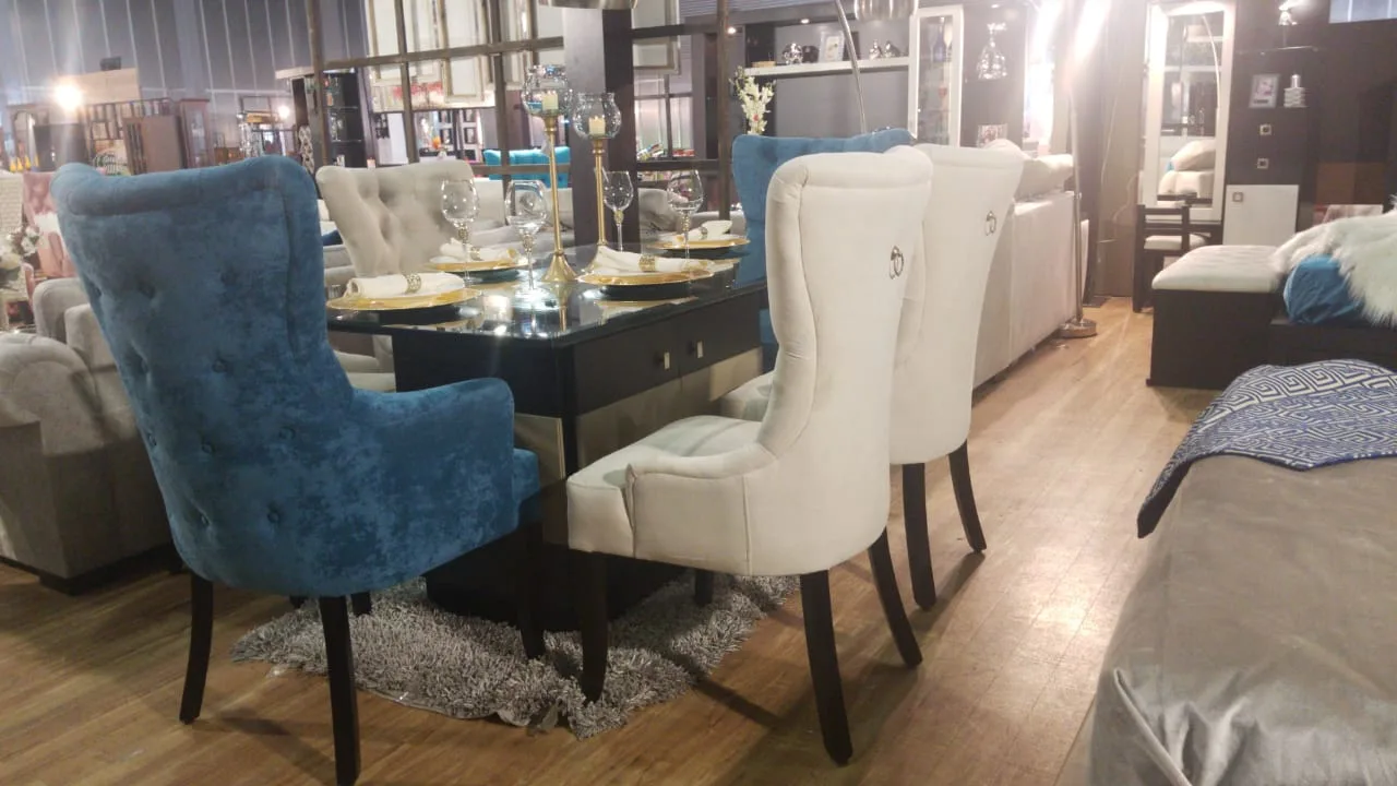 Comedor mesa madera oscura