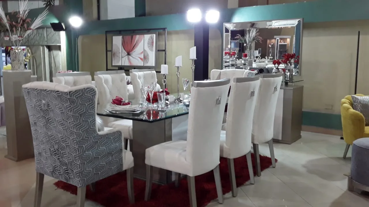 Comedor mesa rectangular base negro-dorada