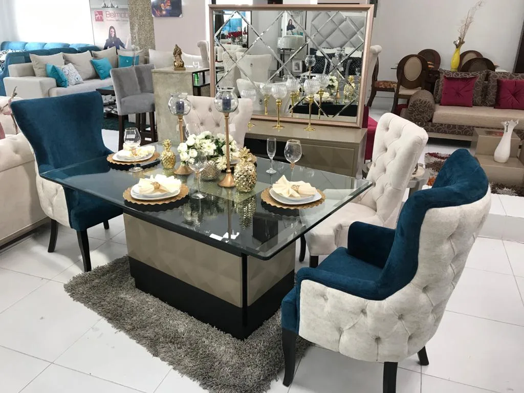 Comedor mesa vidrio base dorado-negra