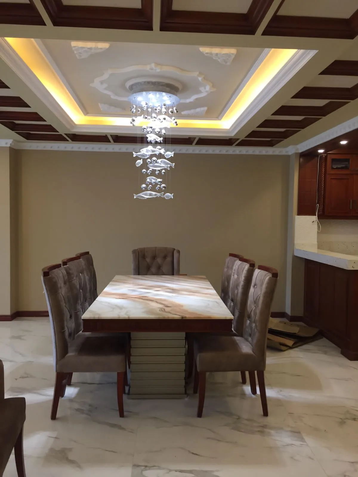 Comedor mesa vidrio con base gabinete