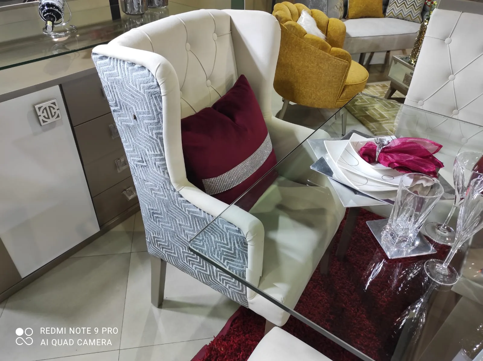 Comedor mesa vidrio con base gabinete