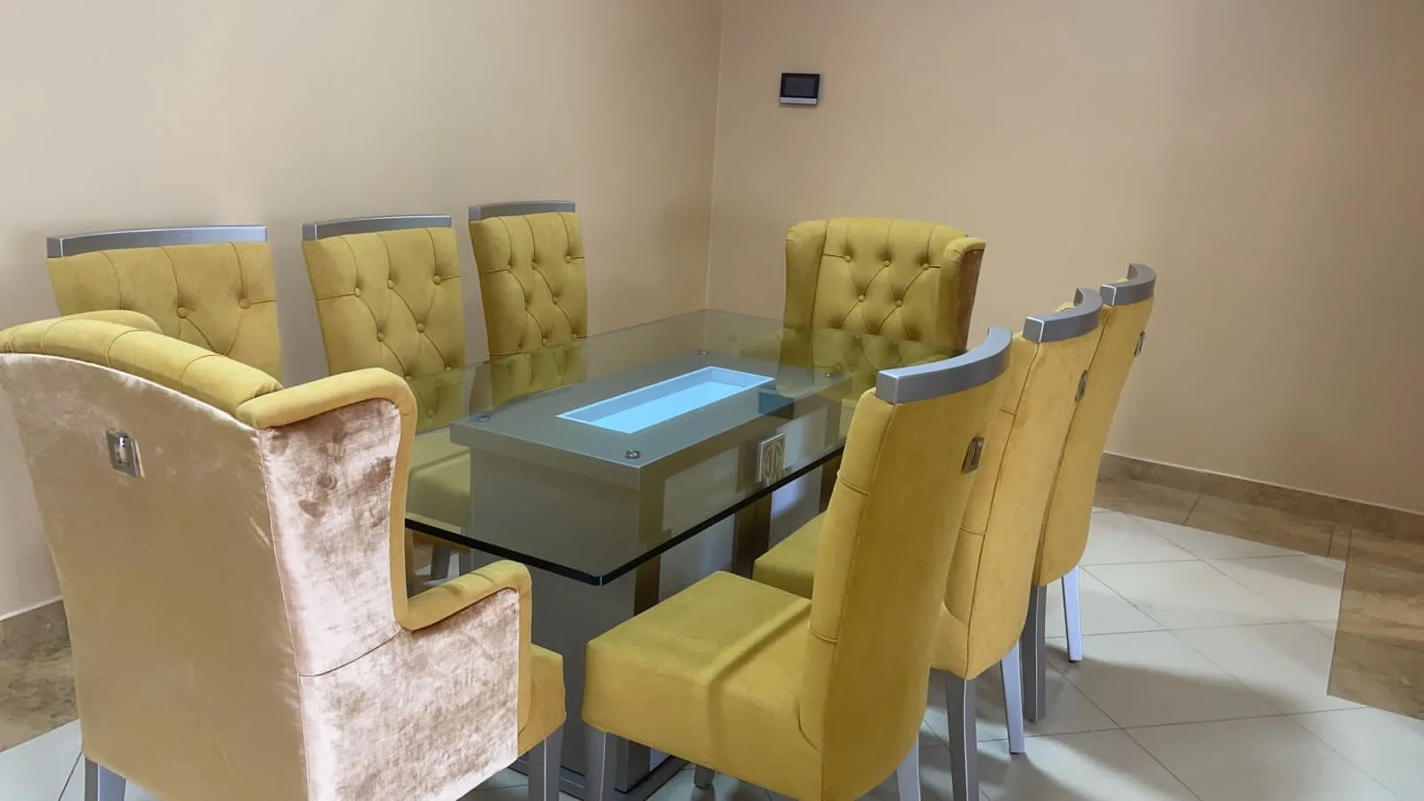 Comedor mesa vidrio con tablero luminoso