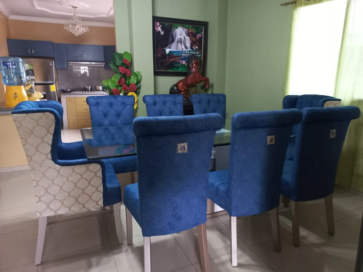 Comedor mesa vidrio con tablero luminoso y base dorada