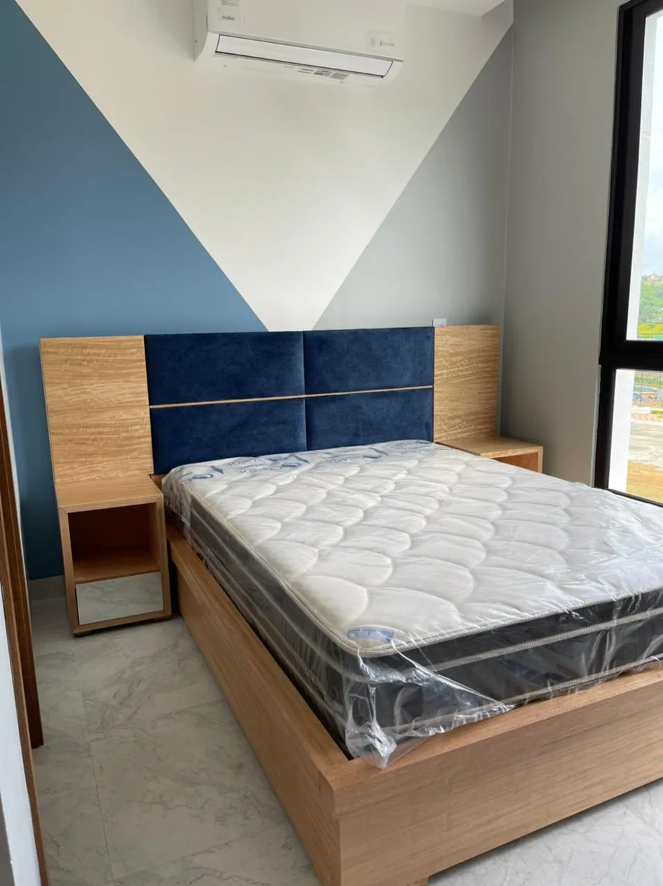 Cabecera de cama Tapizada en Azul marino DORM-001