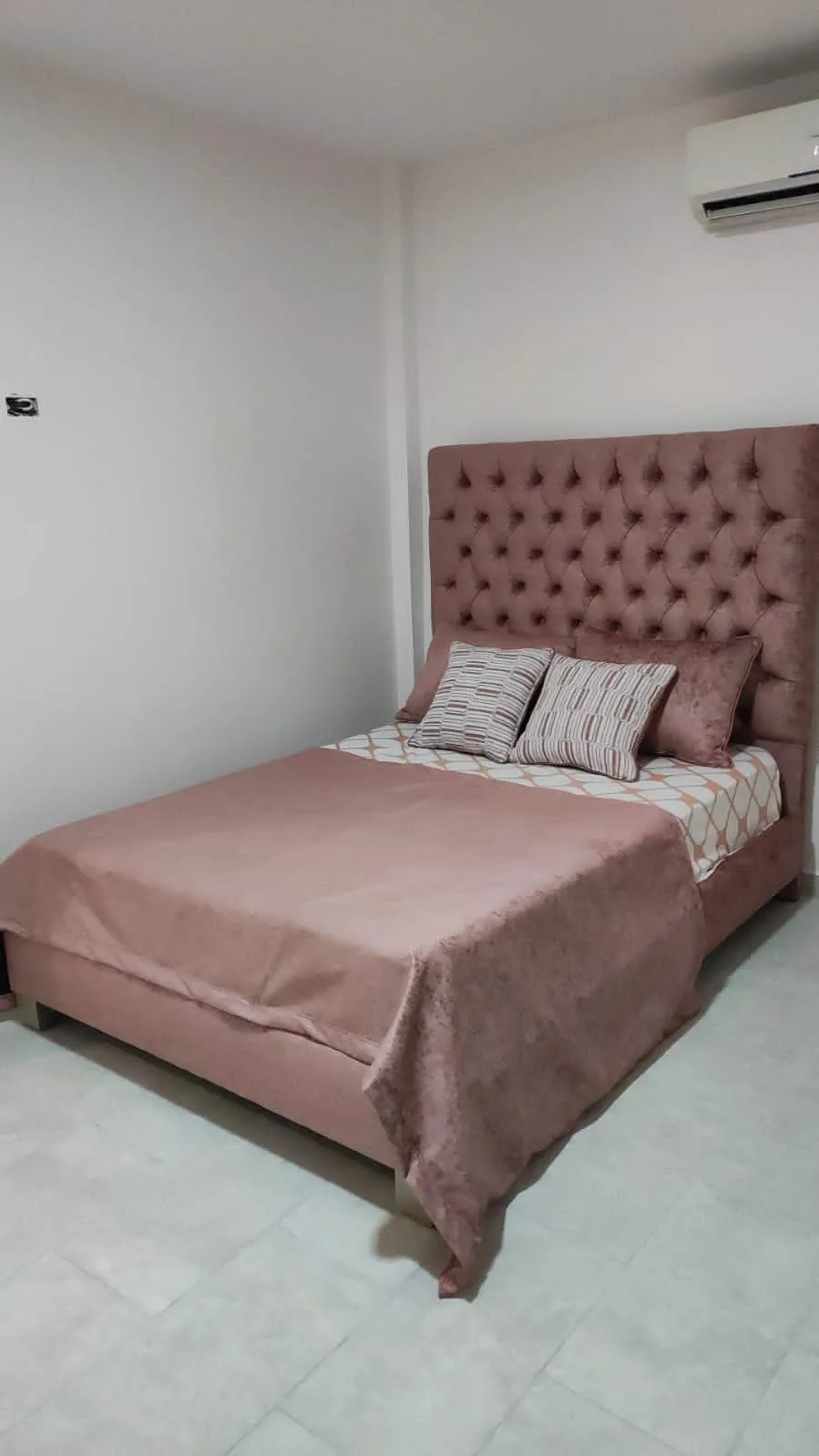 Cabecera de cama Capitoné de rombos en Rosa DORM-035