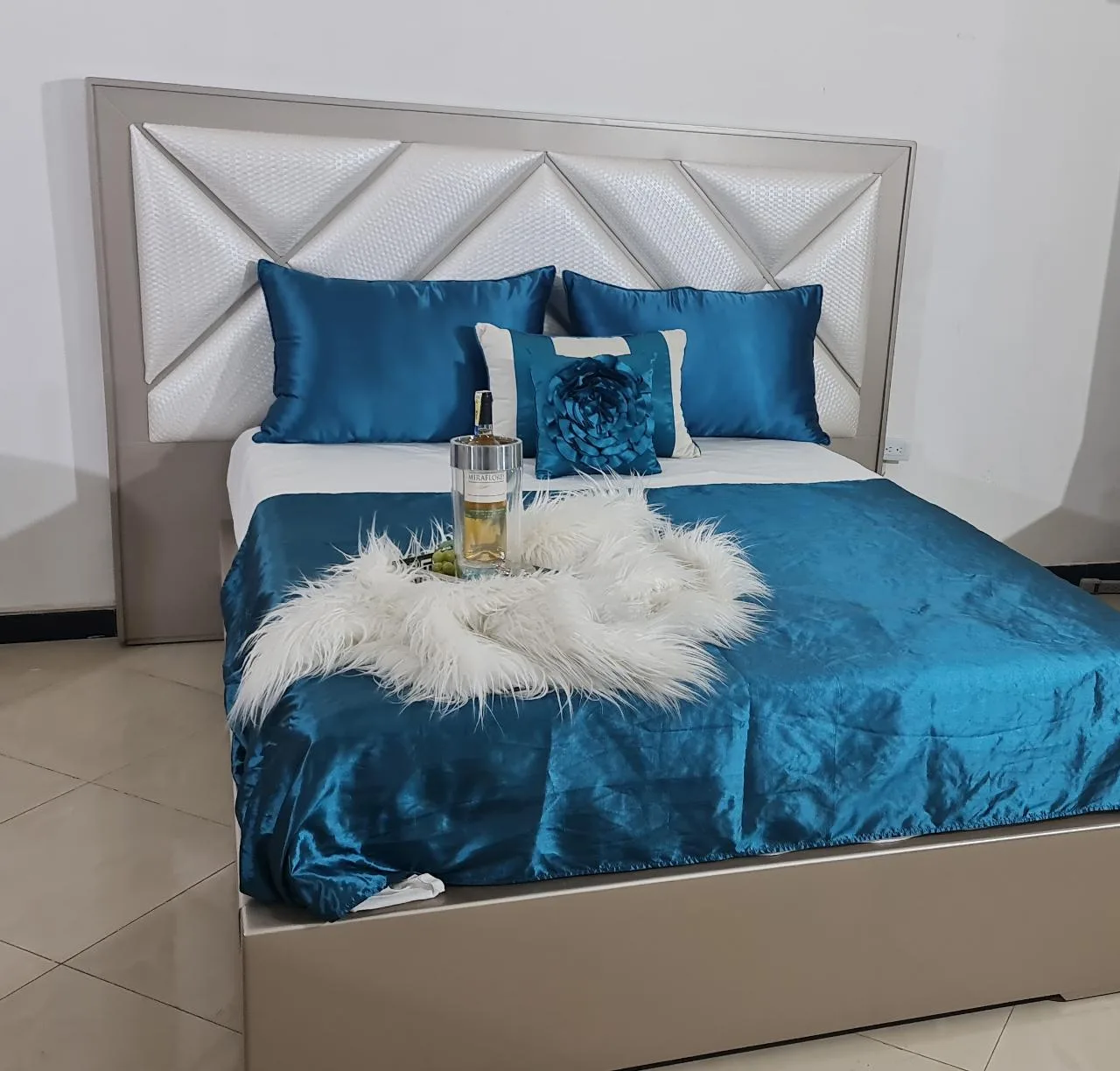 Cabecera de cama De textura espiga en Beige DORM-055