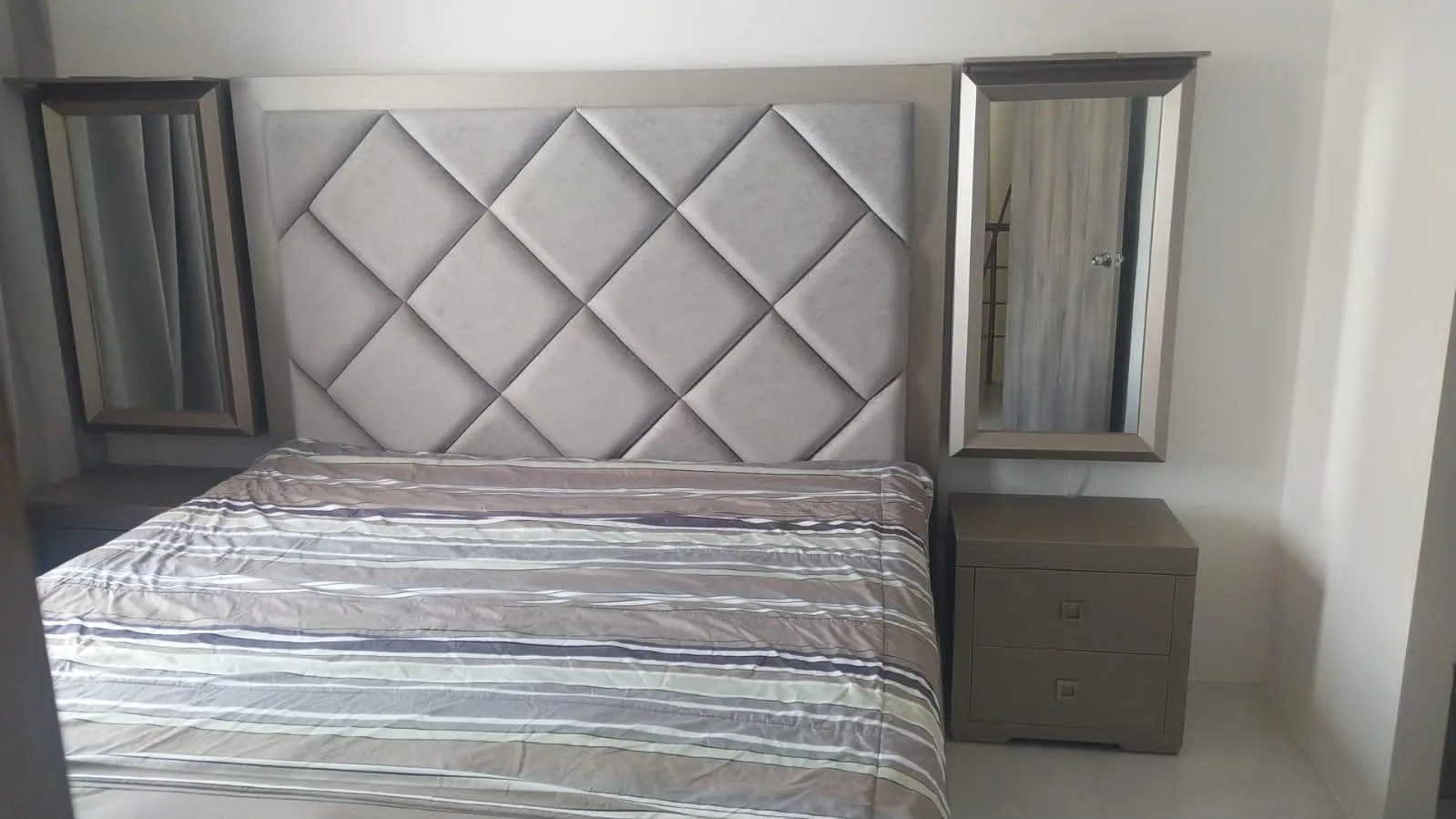 Cabecera de cama Capitoné de rombos en Gris DORM-063