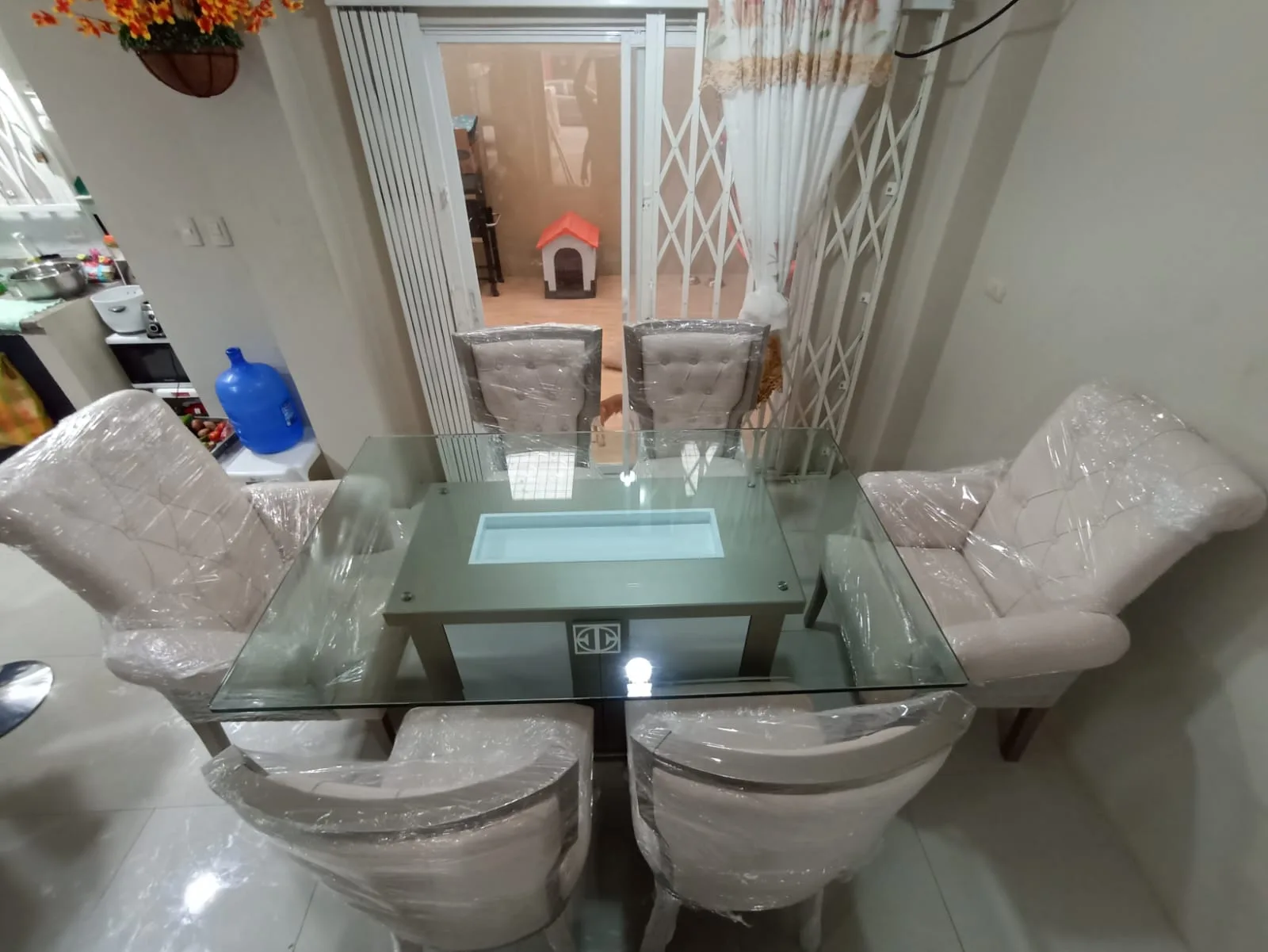 Juego de comedor 10 puestos, tapa combinada de mármol y vidrio