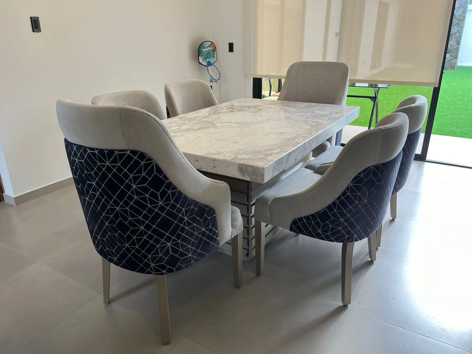 Juego de comedor 4 puestos, efecto mármol
