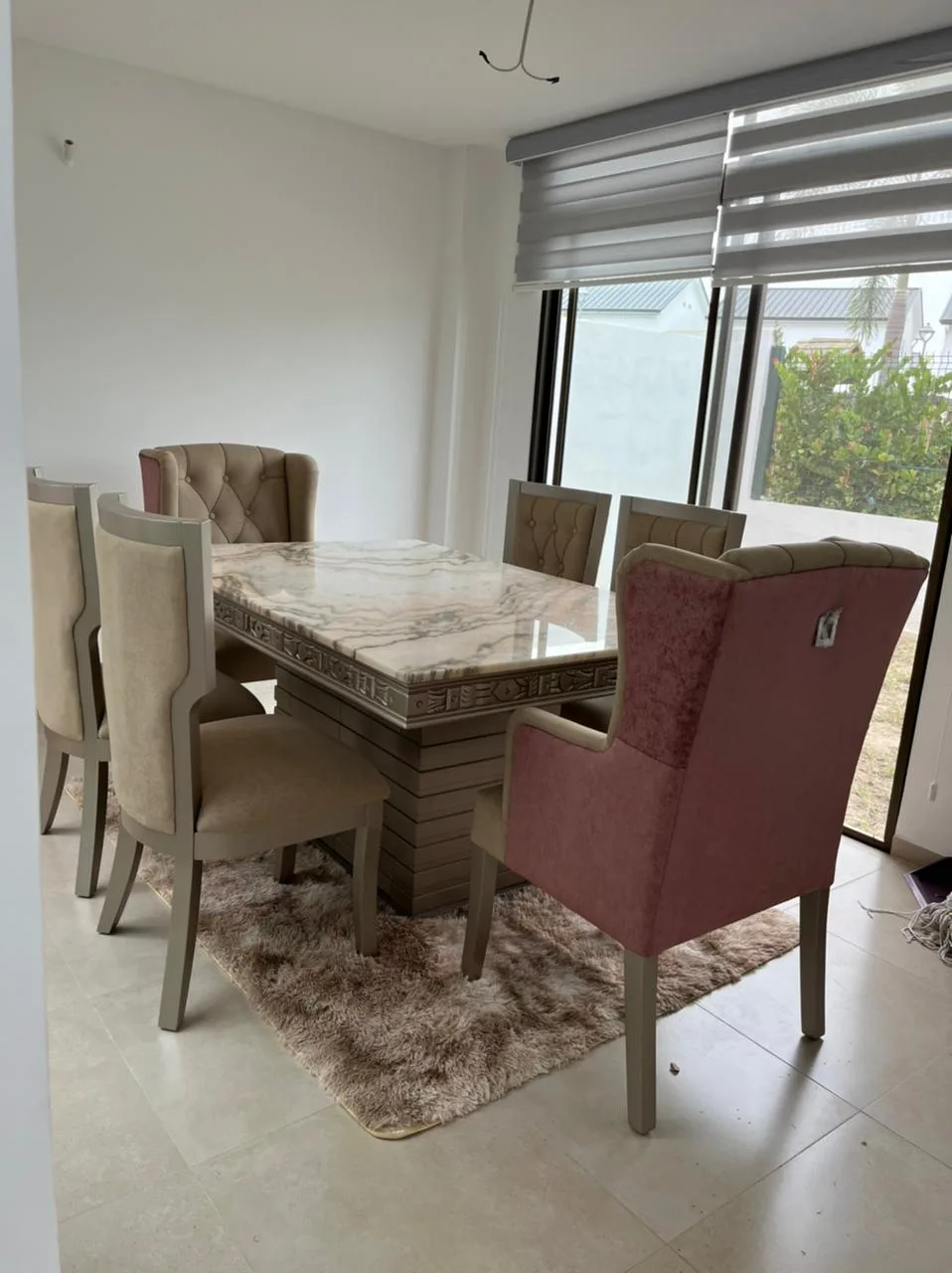 Juego de comedor 6 puestos, estructura en madera