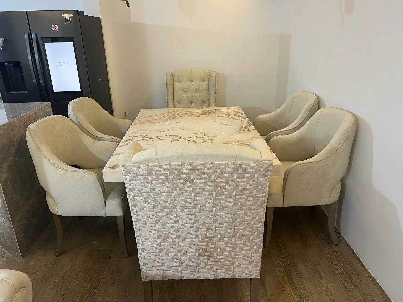 Juego de comedor 6 puestos, estructura en madera