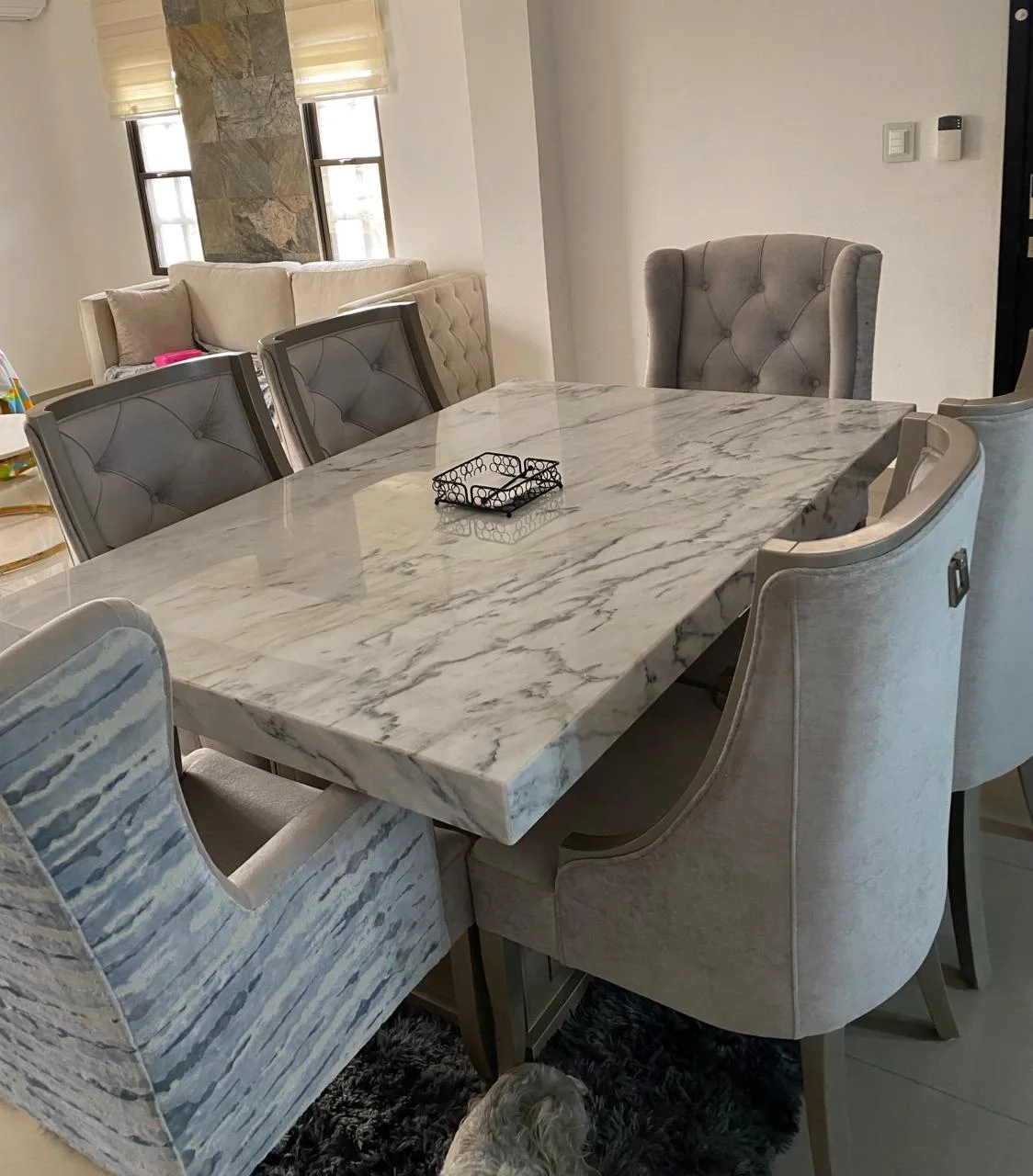 Juego de comedor 6 puestos, efecto mármol (losa lisa sin friso)