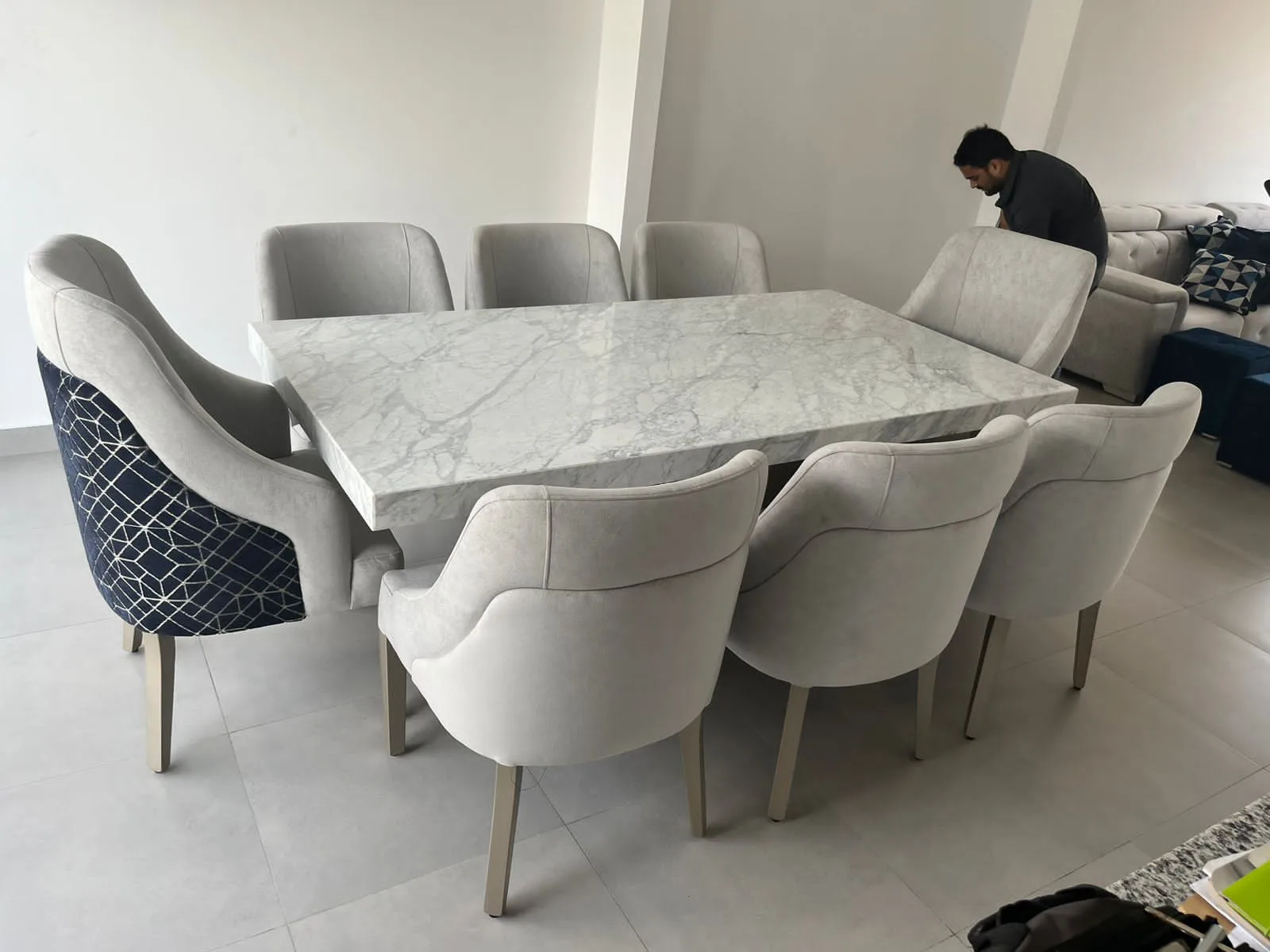 Juego de comedor 8 puestos, efecto mármol (losa lisa sin friso)