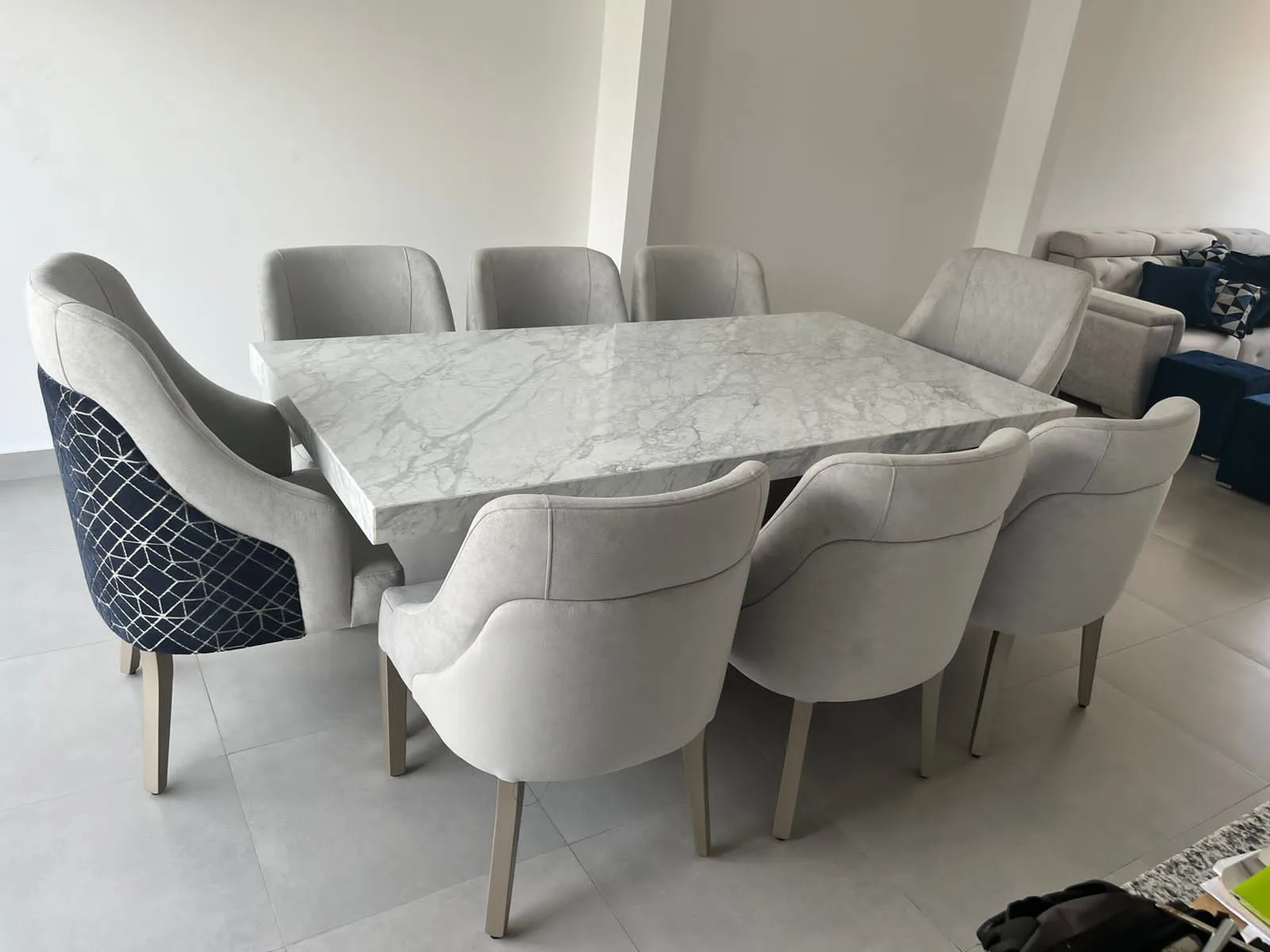 Juego de comedor 8 puestos, efecto mármol (losa lisa sin friso)