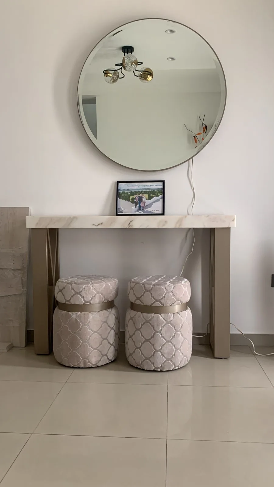 Mesa lateral pedestal con base en X