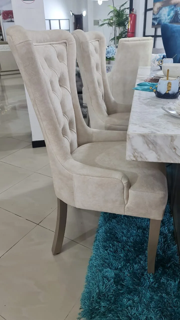 Silla de comedor tapizada (modelo individual)