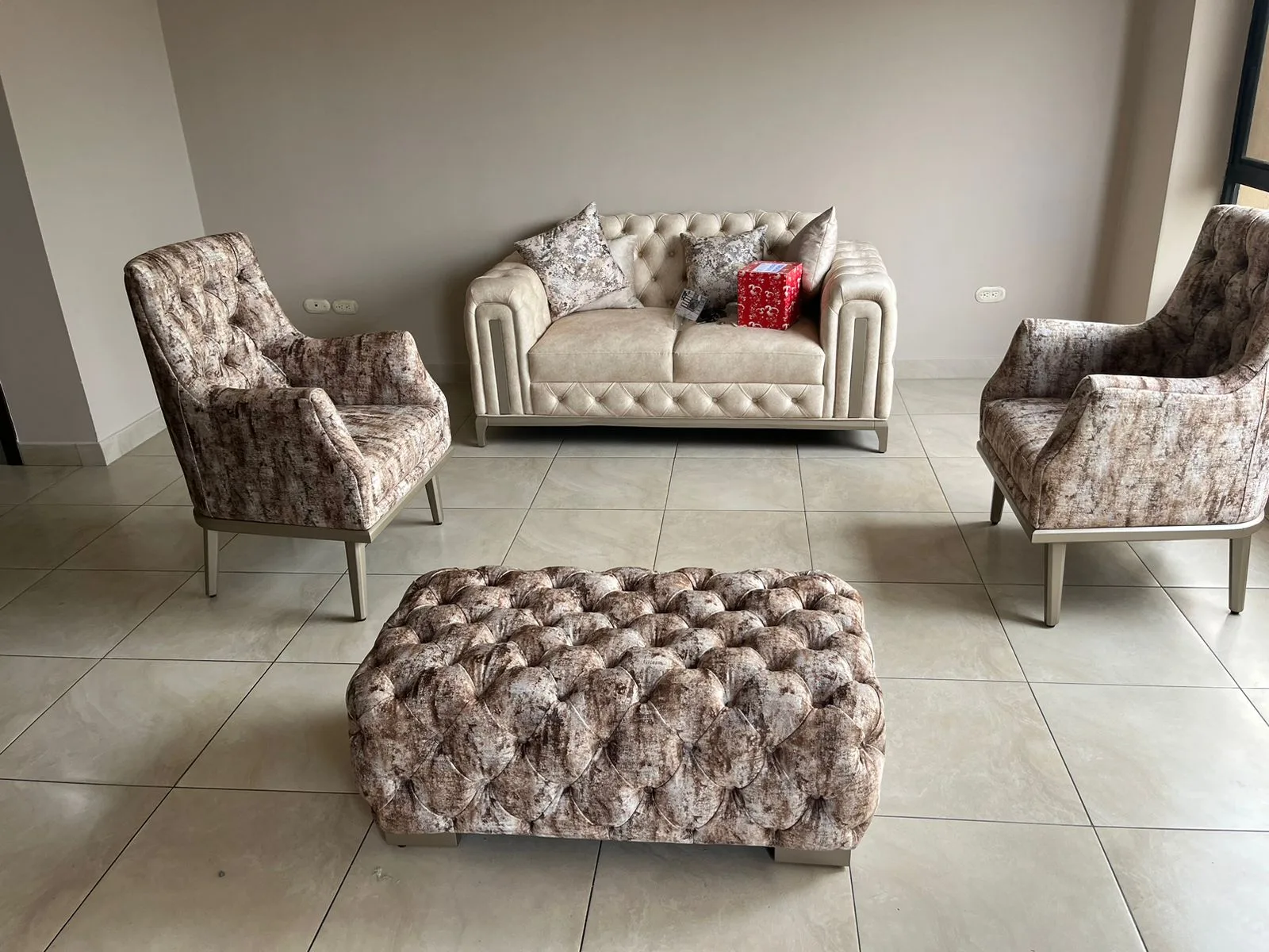Sofa 3 puestos CAPRINI