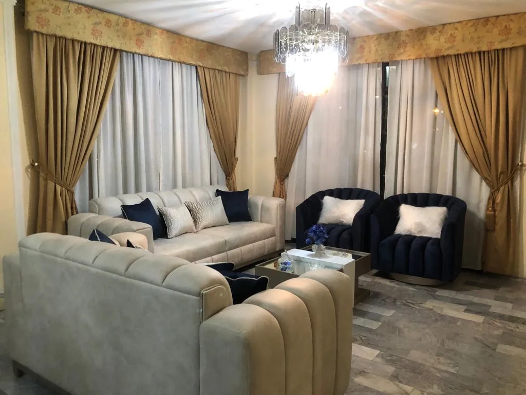 Sofá capitoné diamante beige/gris con sillones azul marino