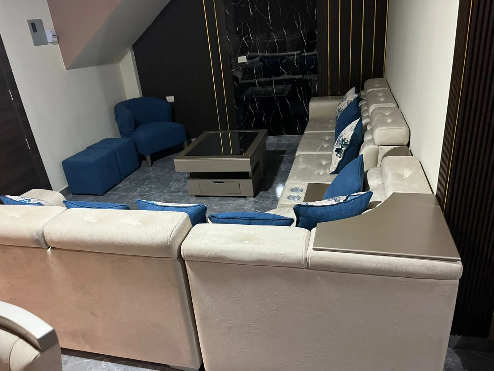 Sofá Modular ELITE Reclinable con Cabecero Ajustable y Consola